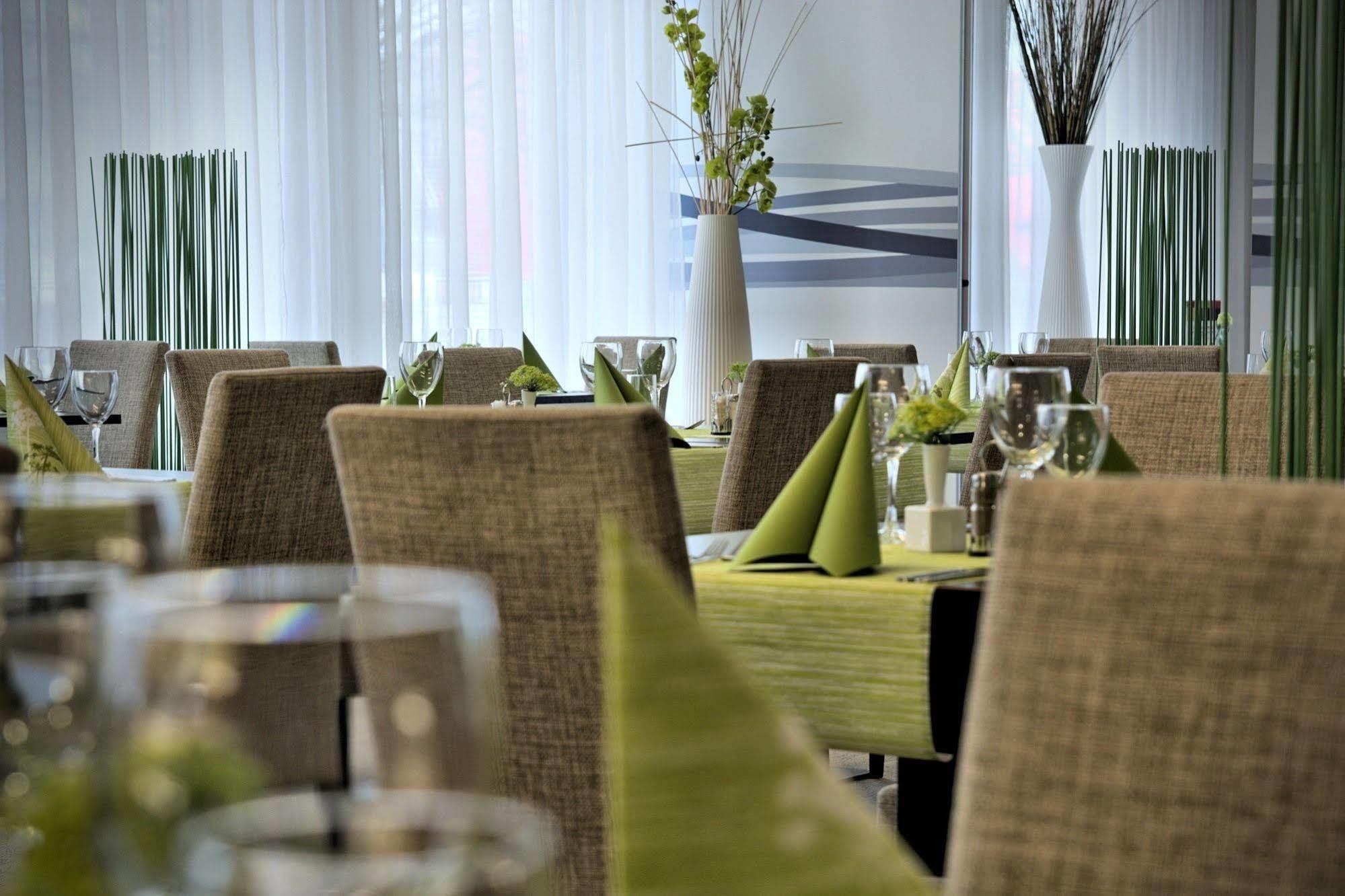 Hotel Euro Pardubice Eksteriør bilde